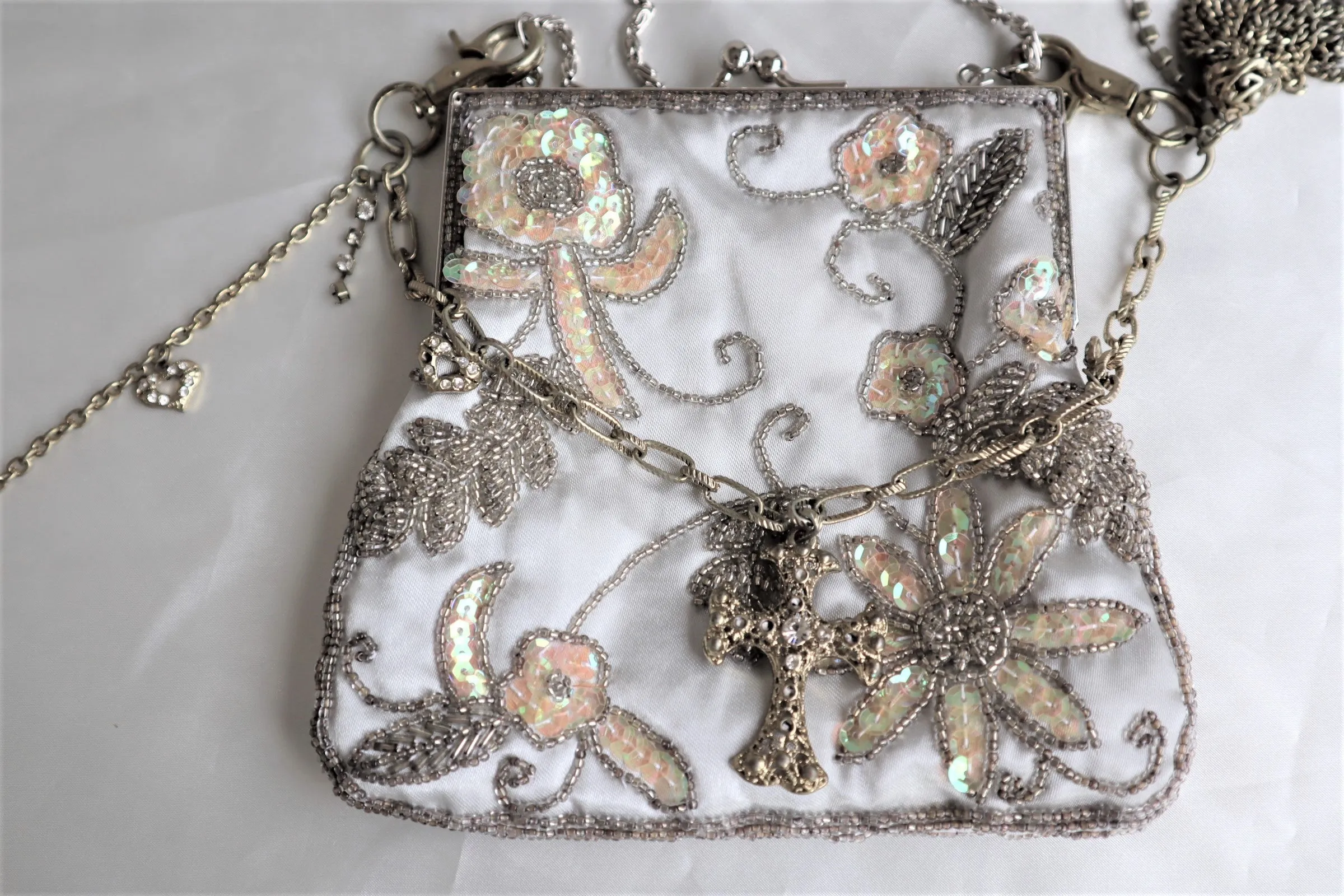 ♱ vintage flower beads embroidery cigar bag x antique cross chain ♱