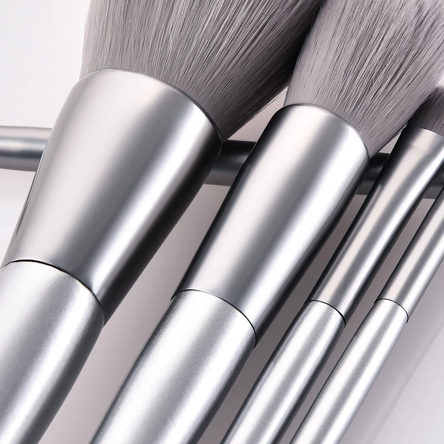 8 Piece Platinum Pro Sleek Brush Set - MQO 12 pcs