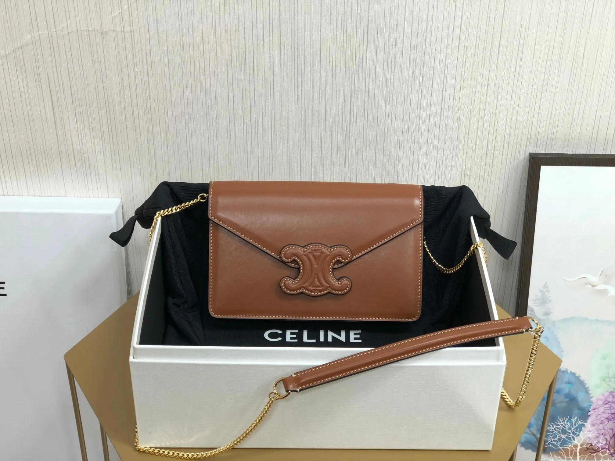 CE Wallet On Chain Triomphe Tan For Women 7in/19cm 10J733DPV.04LU