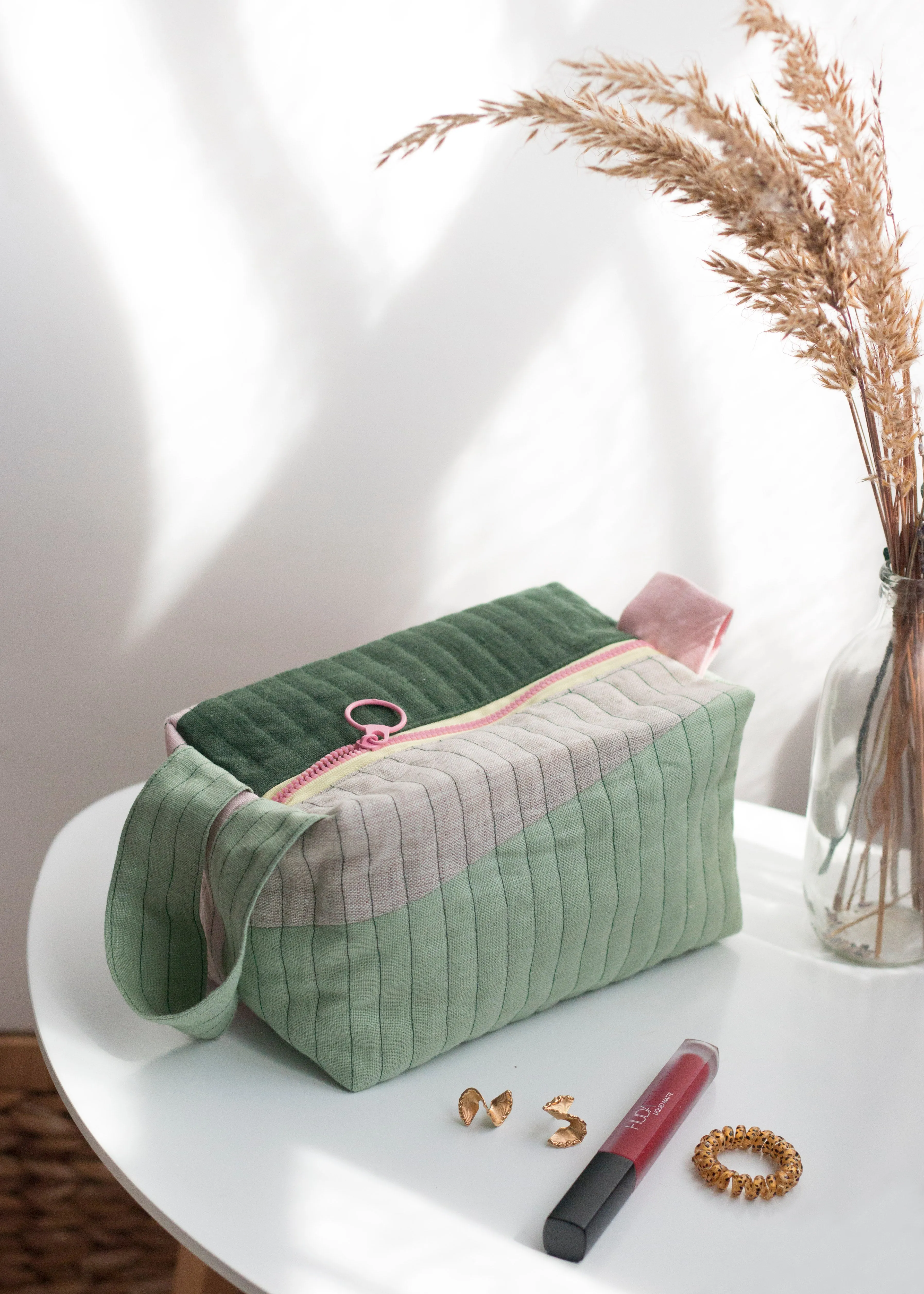 Linen Quilted Pouch (Green Pink)