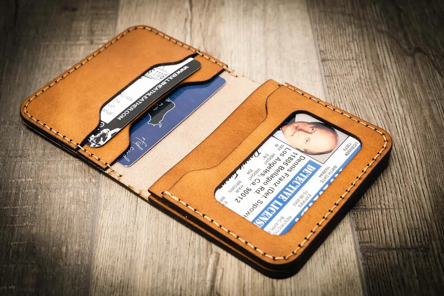 Minimalist Badge Wallet - Saddle Tan