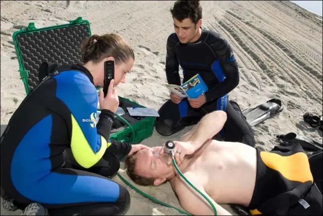 PADI EFR - Emergency First Response Class