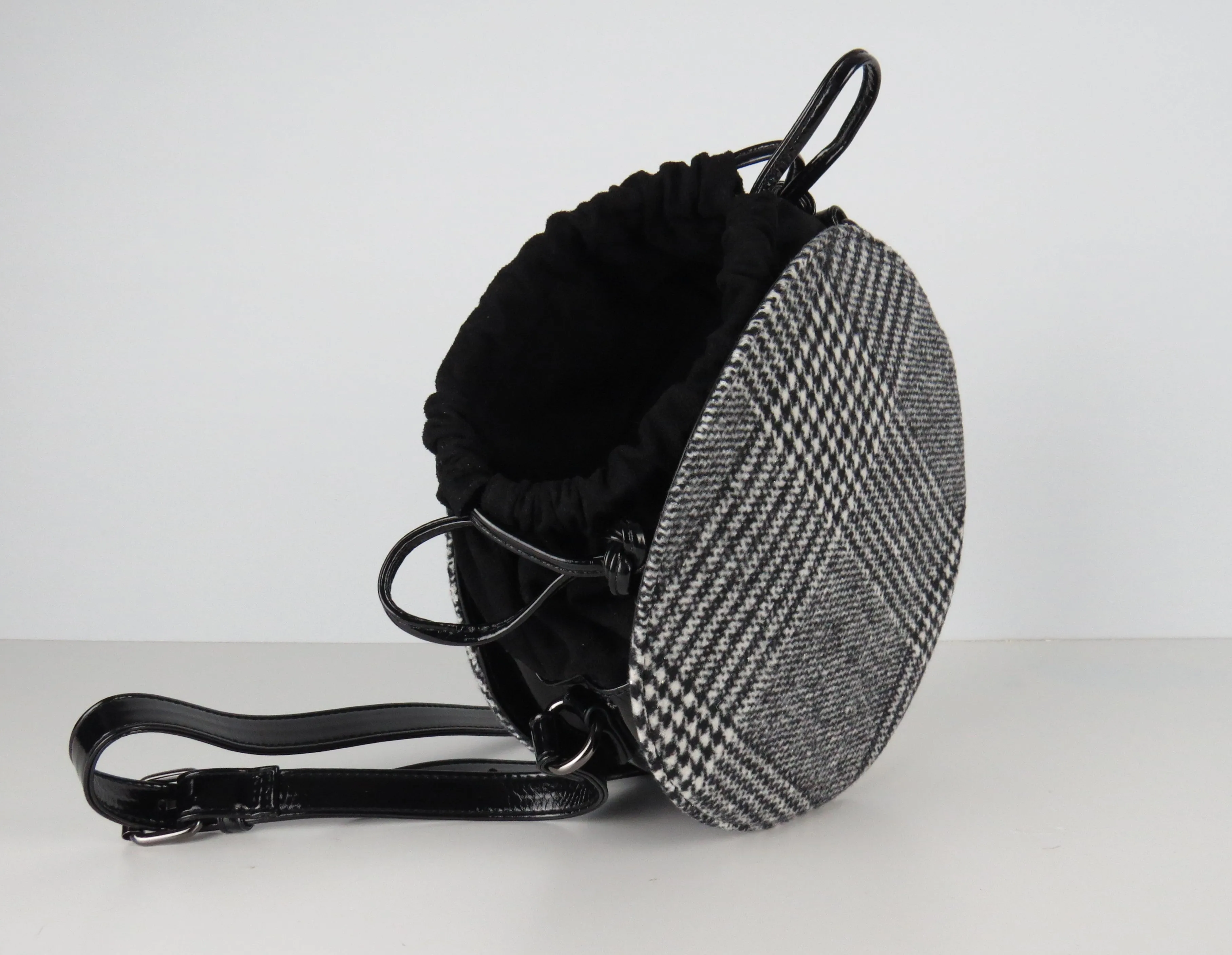 Retro styled Black And White Tweed patterned Round Crossbody bag