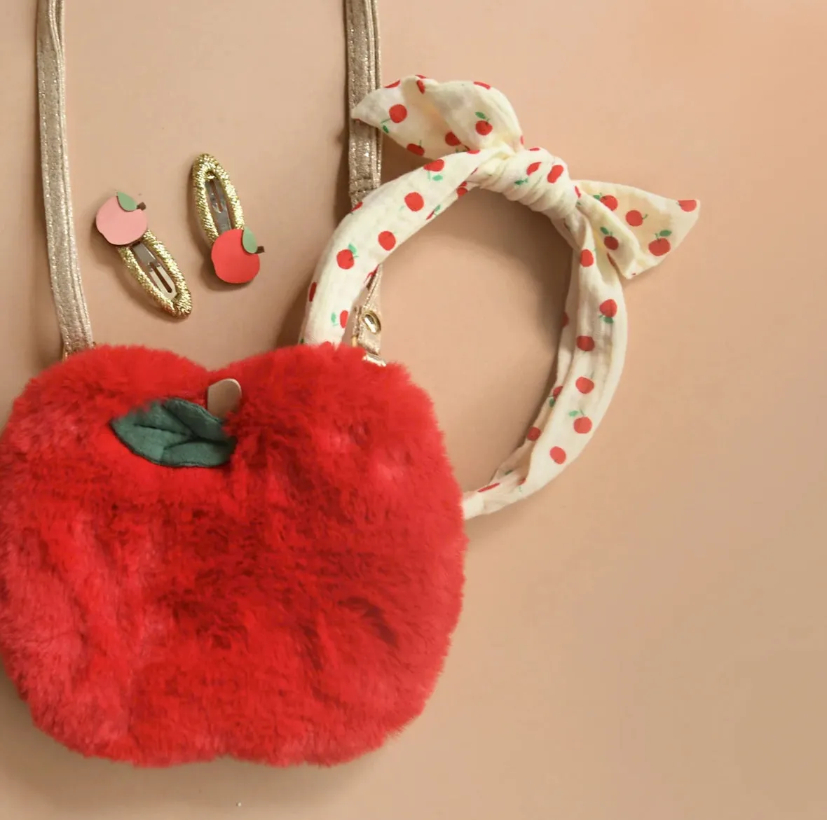 Rosy Apple Clips